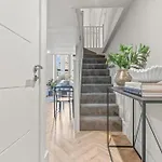 Super 1 Bed Town Hall, Art Gallery & Theatres - By Purestay Apartment *