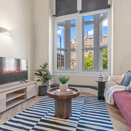 Stylish Flat In With Mezzanine Sleeps 4 By Purestay Appartamento