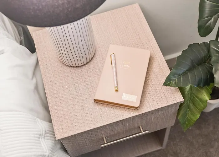 Stylish Flat In With Mezzanine Sleeps 4 By Purestay 公寓 *