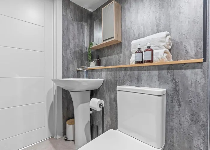 Stylish Flat In With Mezzanine Sleeps 4 By Purestay *