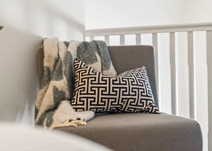 Stylish Flat In With Mezzanine Sleeps 4 By Purestay *