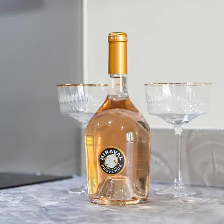 Апартаменти Stylish Flat In With Mezzanine Sleeps 4 By Purestay *