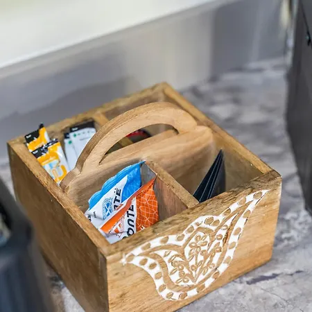 Апартаменти Stylish Flat In With Mezzanine Sleeps 4 By Purestay