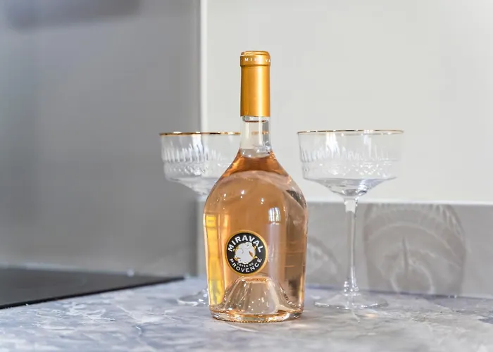 Апартаменти Stylish Flat In With Mezzanine Sleeps 4 By Purestay *