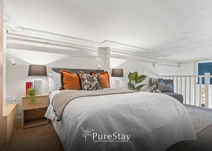 Stylish Flat In With Mezzanine Sleeps 4 By Purestay Апартаменти *