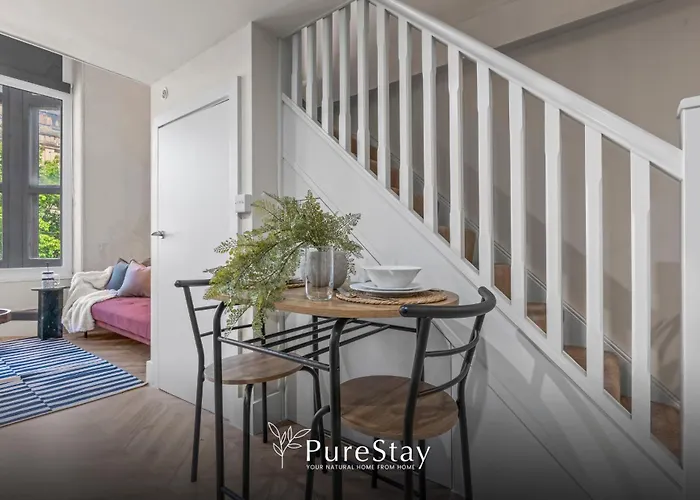 Stylish Flat In With Mezzanine Sleeps 4 By Purestay * Лідс